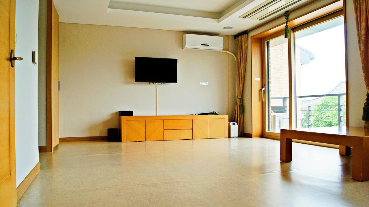 Hantan River Spa Hotel Cheorwon Exterior photo