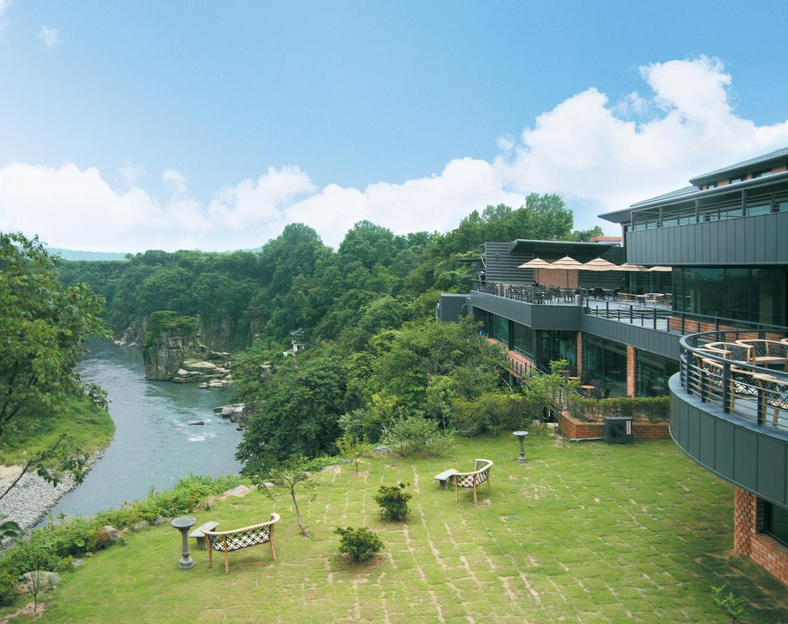 Hantan River Spa Hotel Cheorwon Exterior photo